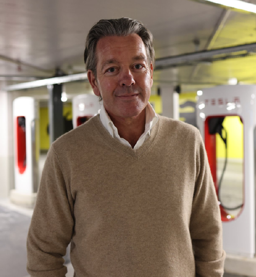 Daglig leder i Bogstadveien 1 garasjer, Petter Andreas Poppe, er stolt over å være først ut i Norge som helelektrisk parkeringshus. 